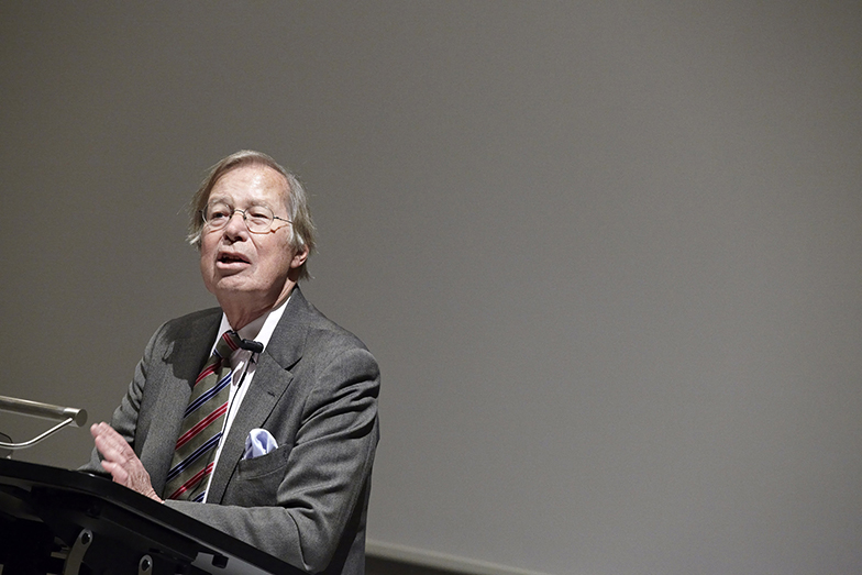 Ronald Dworkin bei seiner Vorlesung anlässlich der Einstein Lectures 2011